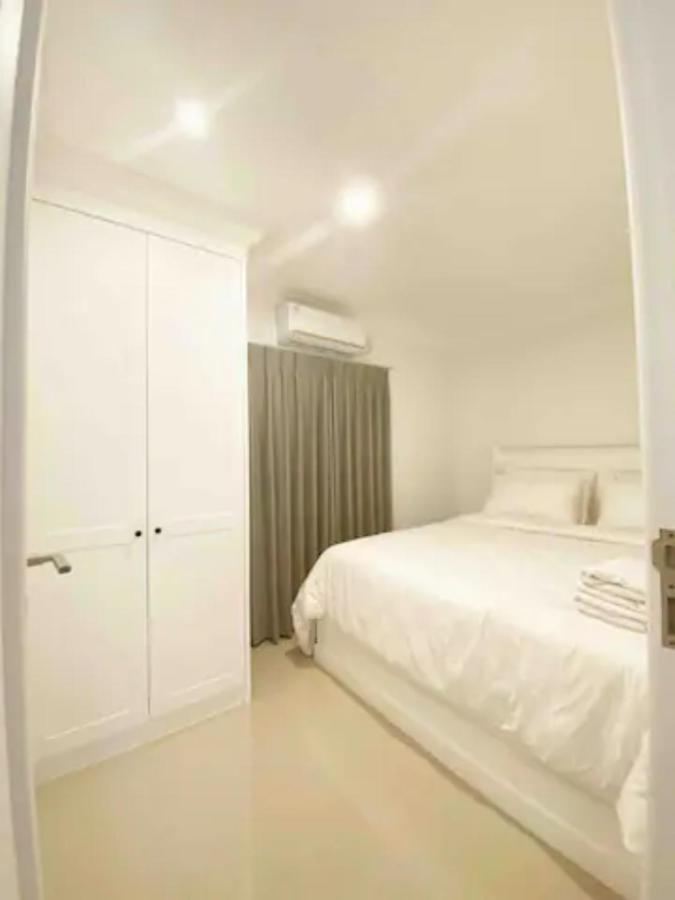 Loewys Home Tanjung Duren Jakarta Barat Zewnętrze zdjęcie